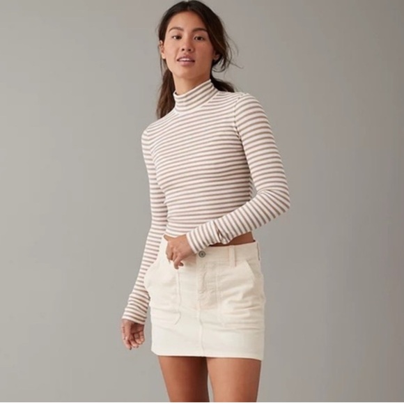 American Eagle Outfitters Cream & Tan Striped Turtleneck Crop Top - Picture 2 of 6